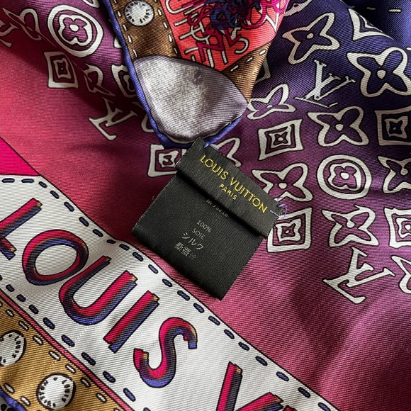 Louis Vuitton shawl 39x 39 inches - Picture 5 of 5